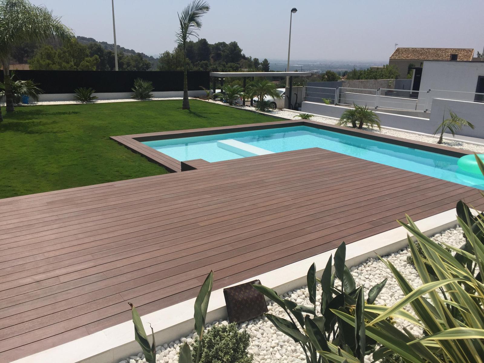 Terraza en Valencia con tarima Tech Teka